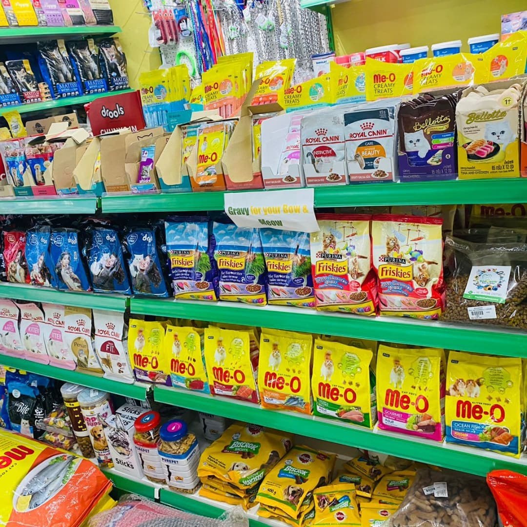 The cat-food aisle at Bowmeow